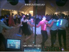 Sonorizari cu dj, muzica live, lumini si efecte.