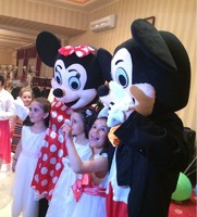 Mascotele Mickey si Minnie Mouse la petreceri copii, botez sau aniversari Constanta