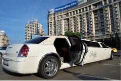 Limuzina Chrysler 300C white