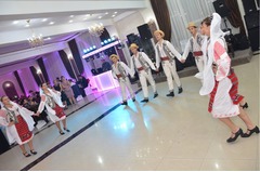 Dansatori profesionisti de folclor pentru evenimente - Image 6/8